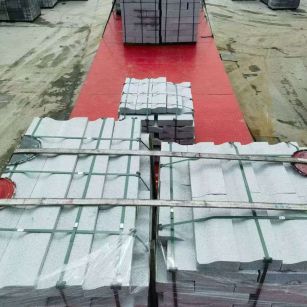 衢州 芝麻白仿形加直形路沿石出货日常