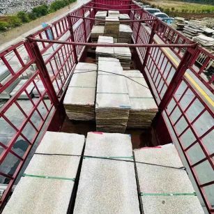 衢州 黄金麻花岗岩荔枝面，光面毛板装车完成