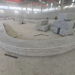 衢州 芝麻白异形坐凳，自然面光面弧形加工