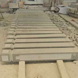 衢州 芝麻白异形加工雕刻-栏杆大柱，方柱