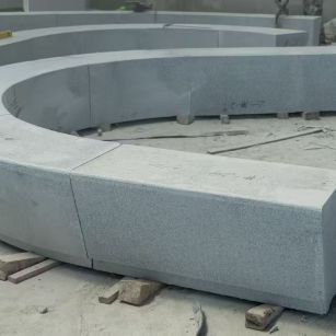 衢州 芝麻白花岗岩光面弧形坐凳