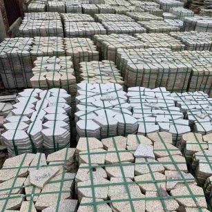 衢州 黄金麻白麻花岗岩荔枝面地铺石(冰裂纹)
