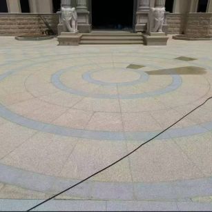 衢州 黄金麻芝麻灰花岗岩石材地铺拼接效果