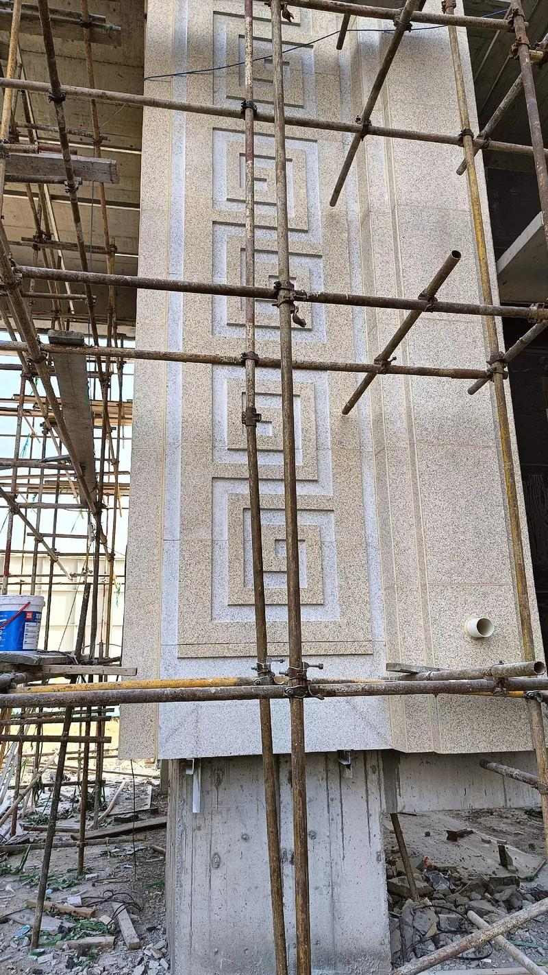 衢州 黄金麻花岗岩别墅外墙干挂回纹造型效果