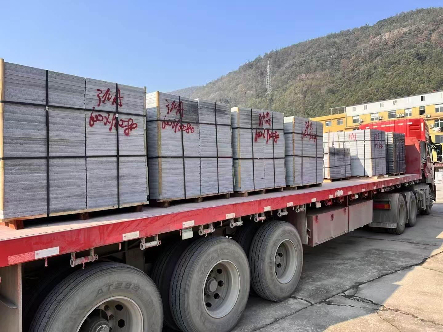 衢州 芝麻灰地铺石出货日常