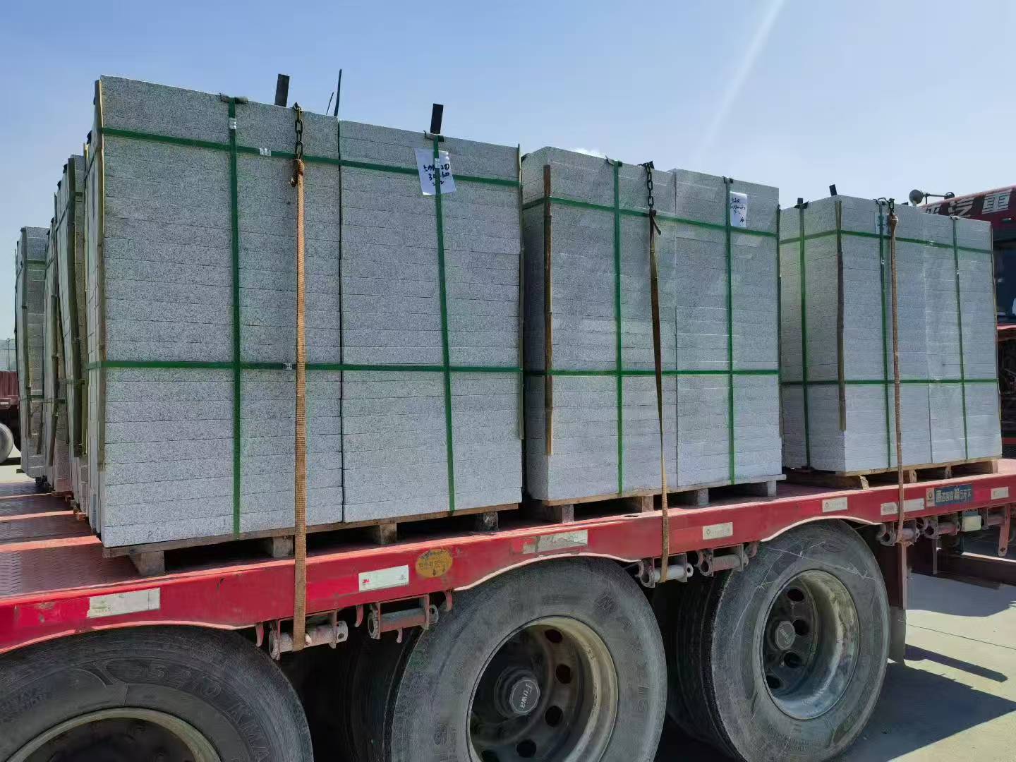 衢州芝麻白花岗岩出货日常地铺石