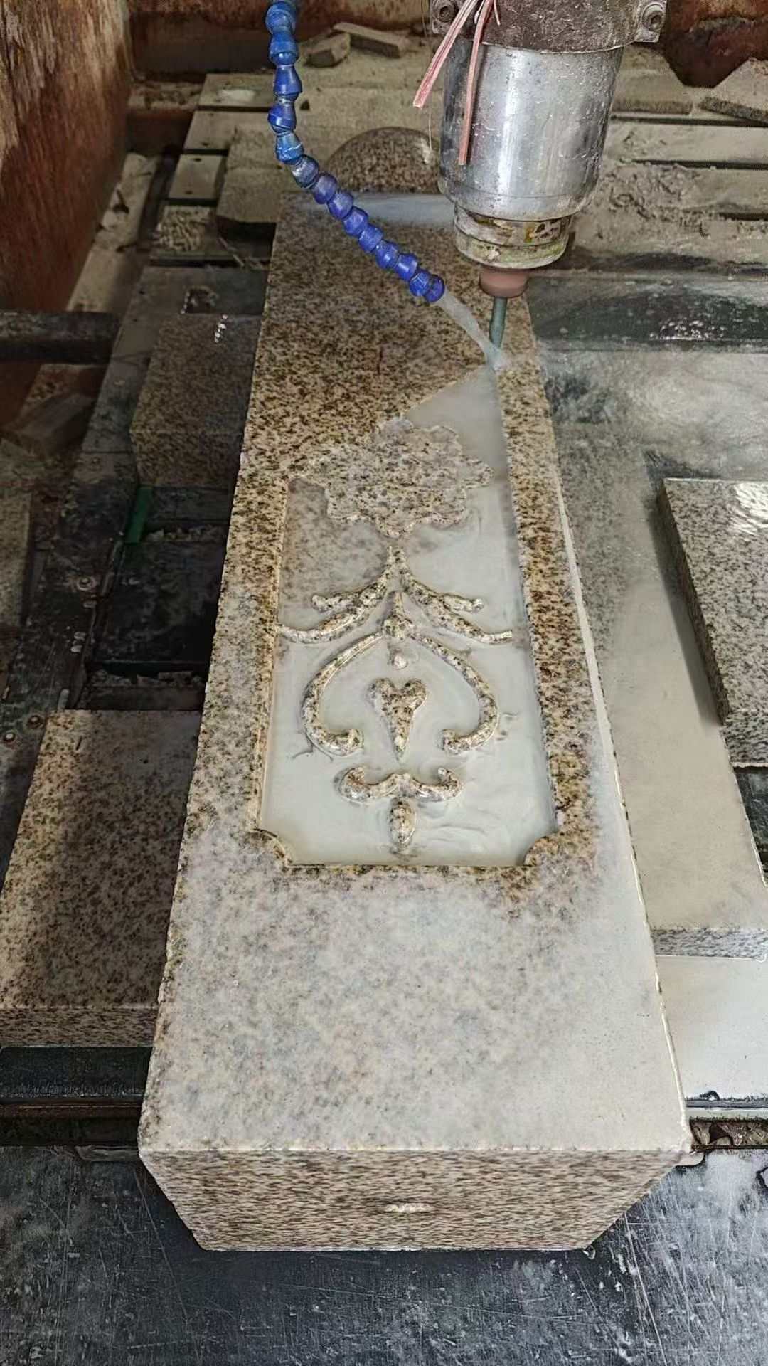 衢州 黄金麻花岗岩异形加工雕刻栏杆大柱