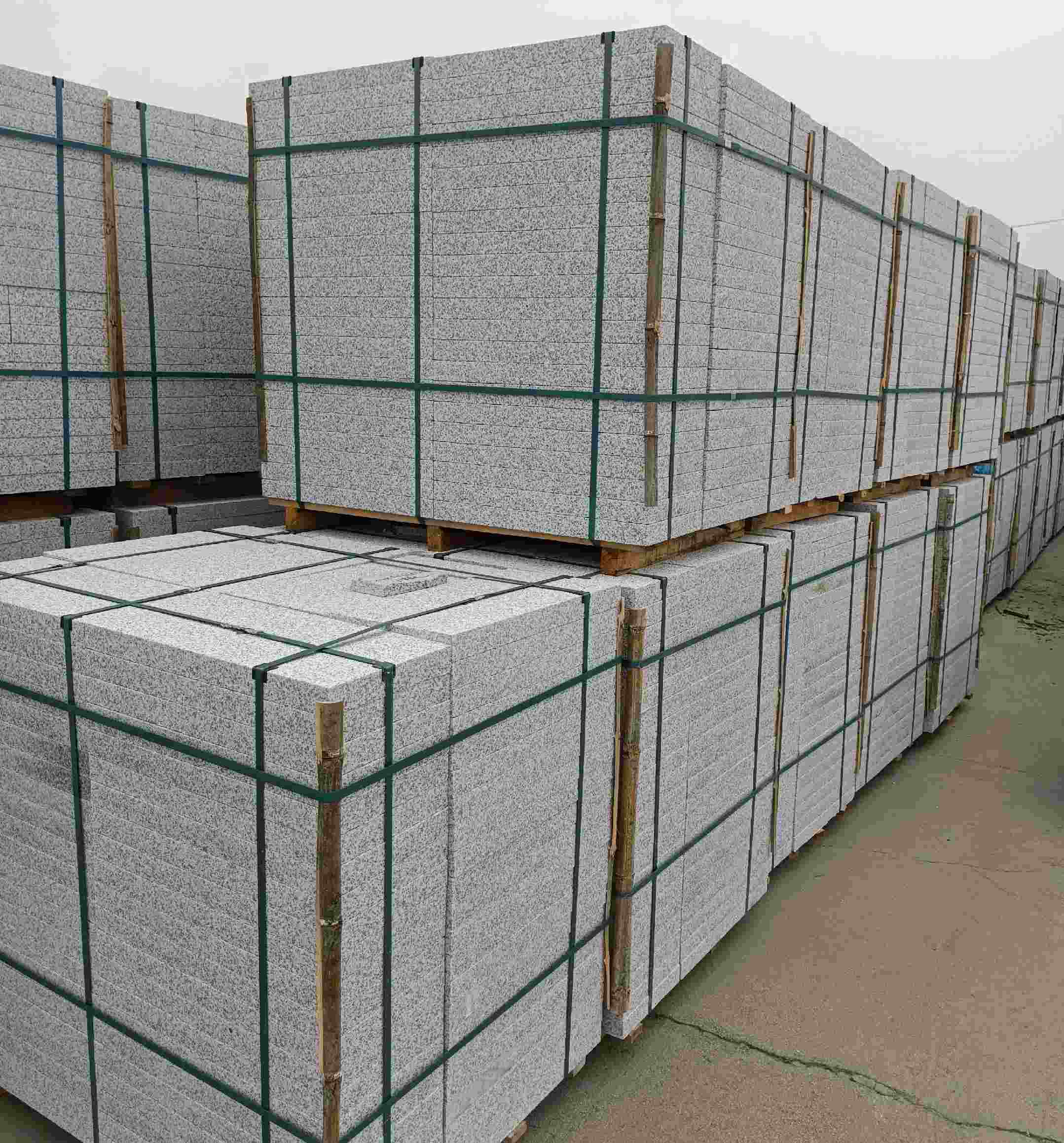 衢州 白麻花岗岩石材荔枝面地铺石（300*600*50）