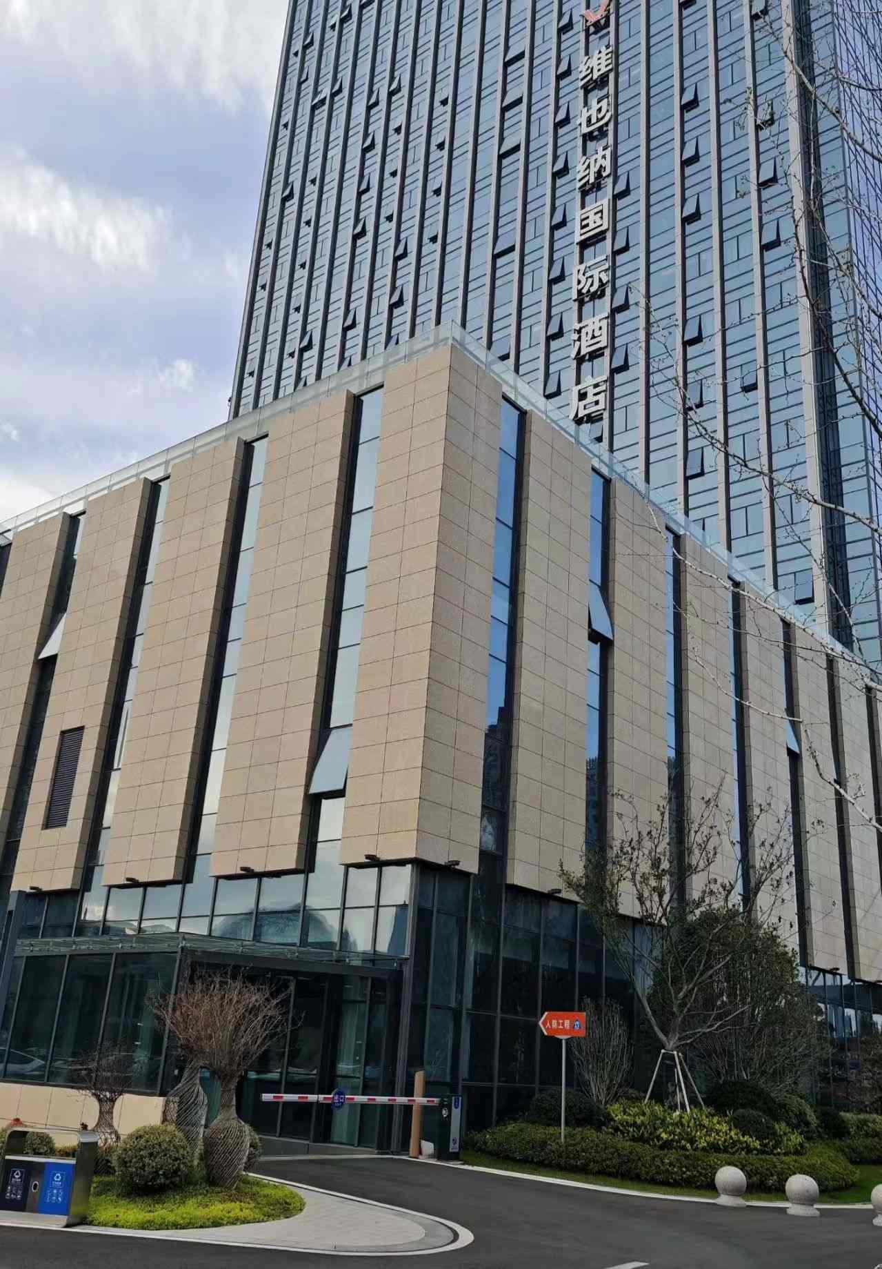 衢州 黄金麻花岗岩外墙干挂