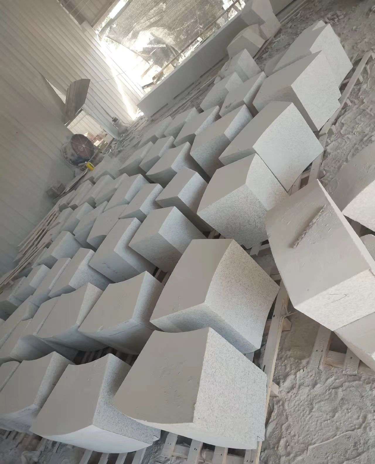 衢州 白麻花岗岩异形坐凳