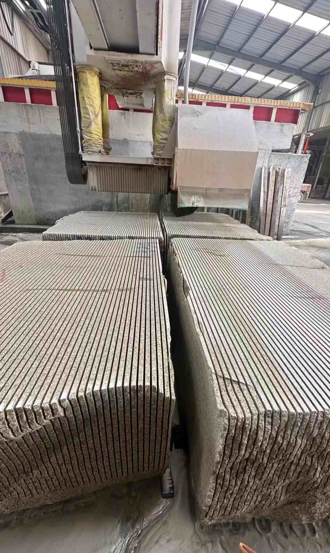 衢州 车间生产日常，黄金麻白麻花岗岩