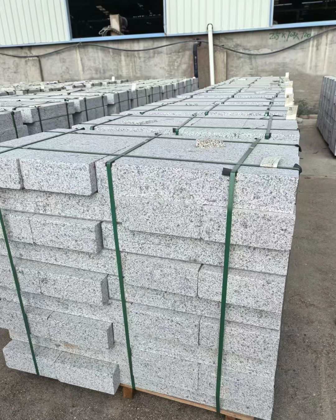 衢州 白麻花岗岩路沿石，弧形路沿石，道牙石，马路牙子，界石，路缘石，平沿石，直岩石，平缘石等