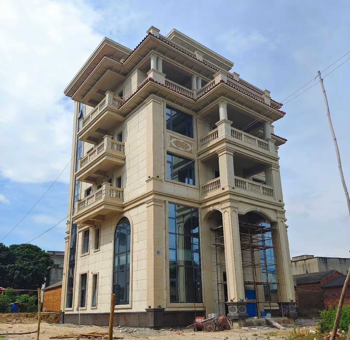 衢州 黄金麻花岗岩石材别墅外墙干挂搭配（雕花栏杆花瓶柱门楼罗马柱）