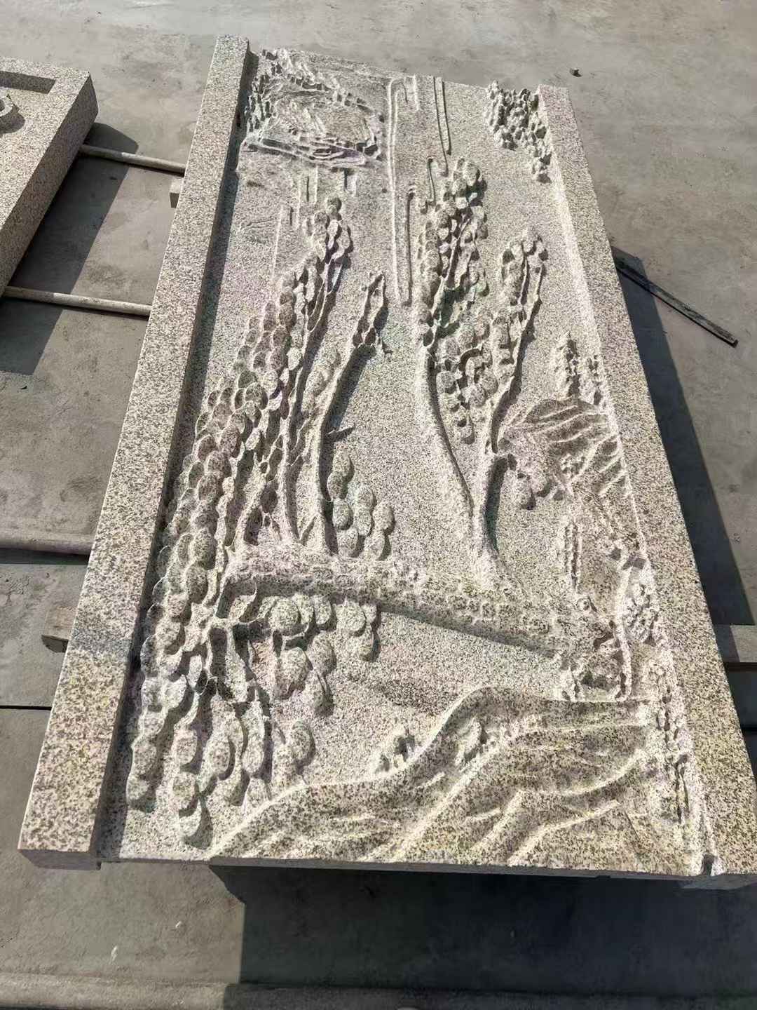 衢州 黄金麻雕刻板浮雕迎客松