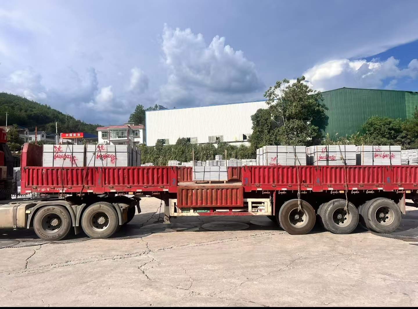 衢州 芝麻灰花岗岩地铺石出货日常