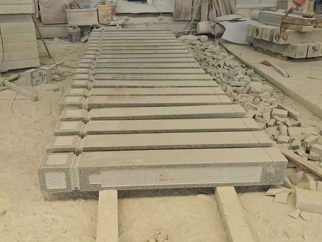 衢州 芝麻白异形加工雕刻-栏杆大柱，方柱