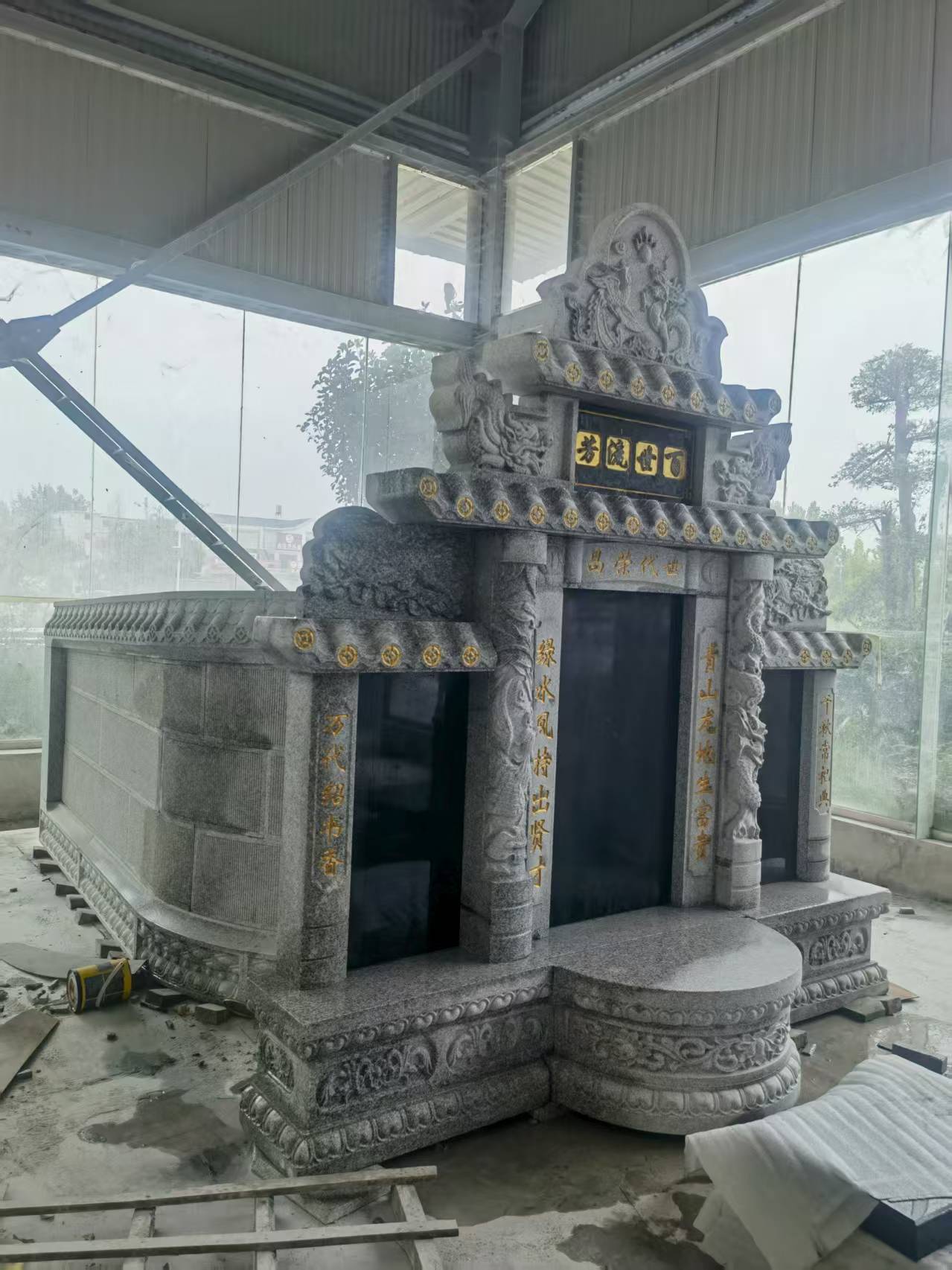 衢州 芝麻白墓碑效果展示图