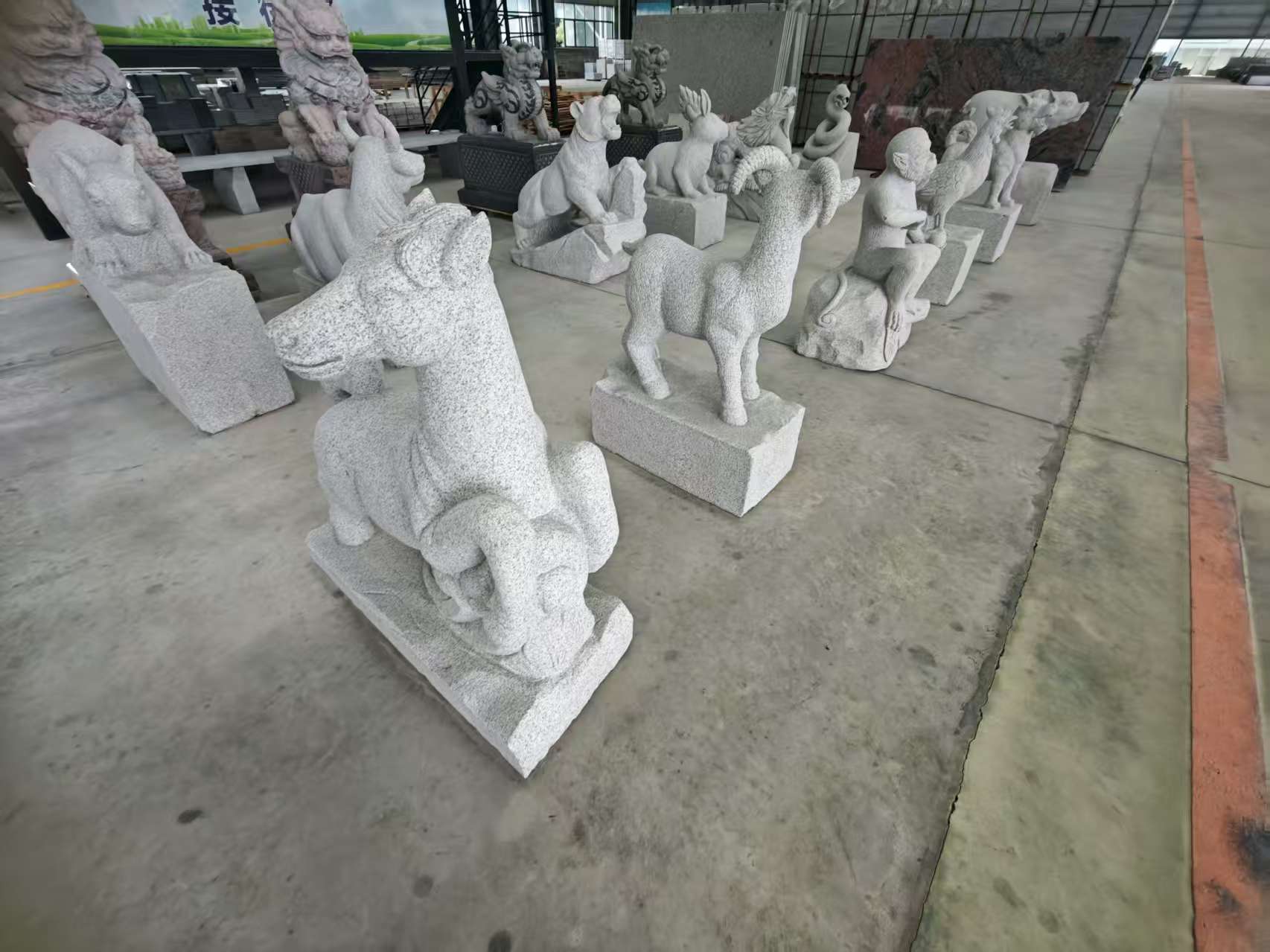 衢州 芝麻白花岗岩造型立体雕刻——十二生肖