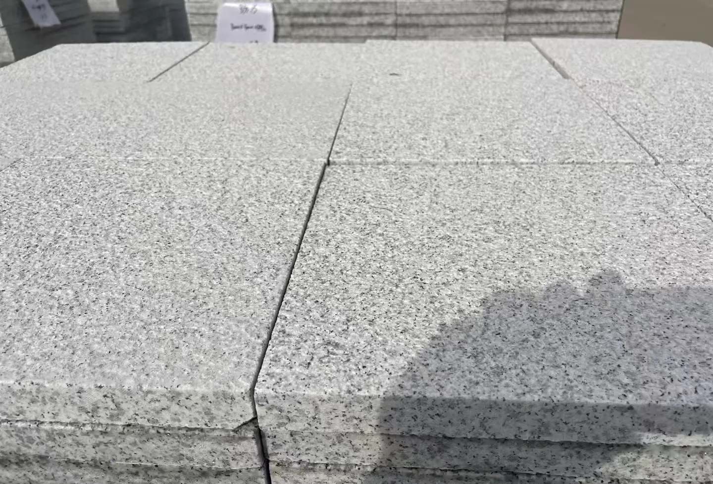 衢州 白麻花岗岩石材推荐 荔枝面地铺石