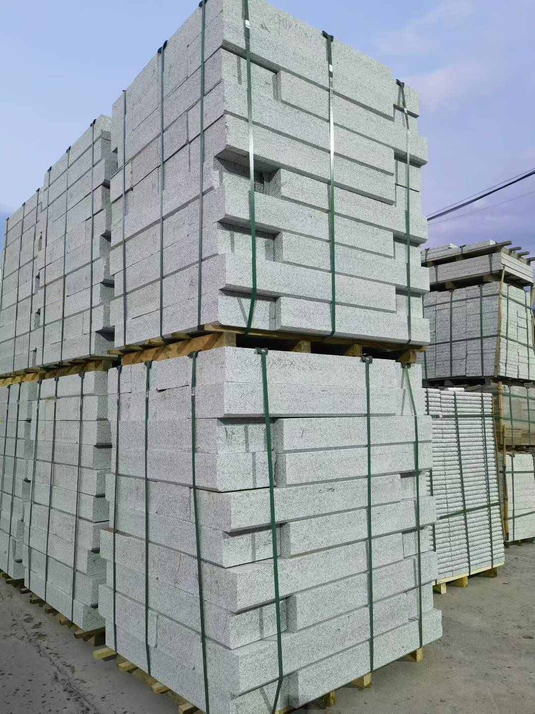 衢州 芝麻白花岗岩路沿石，路缘石，路肩石，道牙，立缘石，马路牙子，街沿石，侧石等