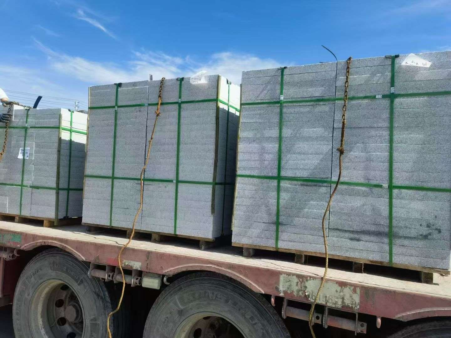 衢州 芝麻白花岗岩地铺石装车日常