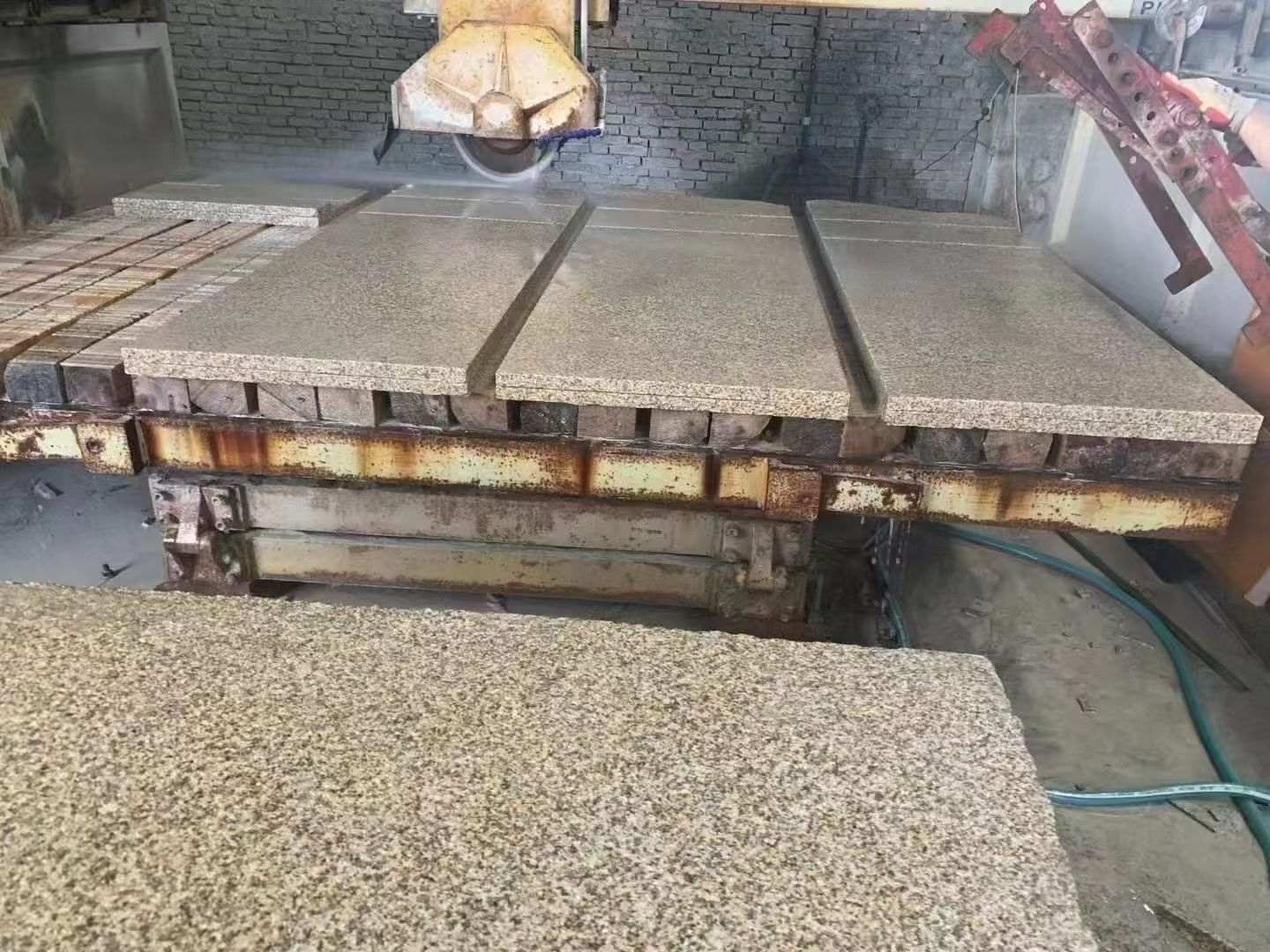 衢州 黄金麻荔枝面成品板加工